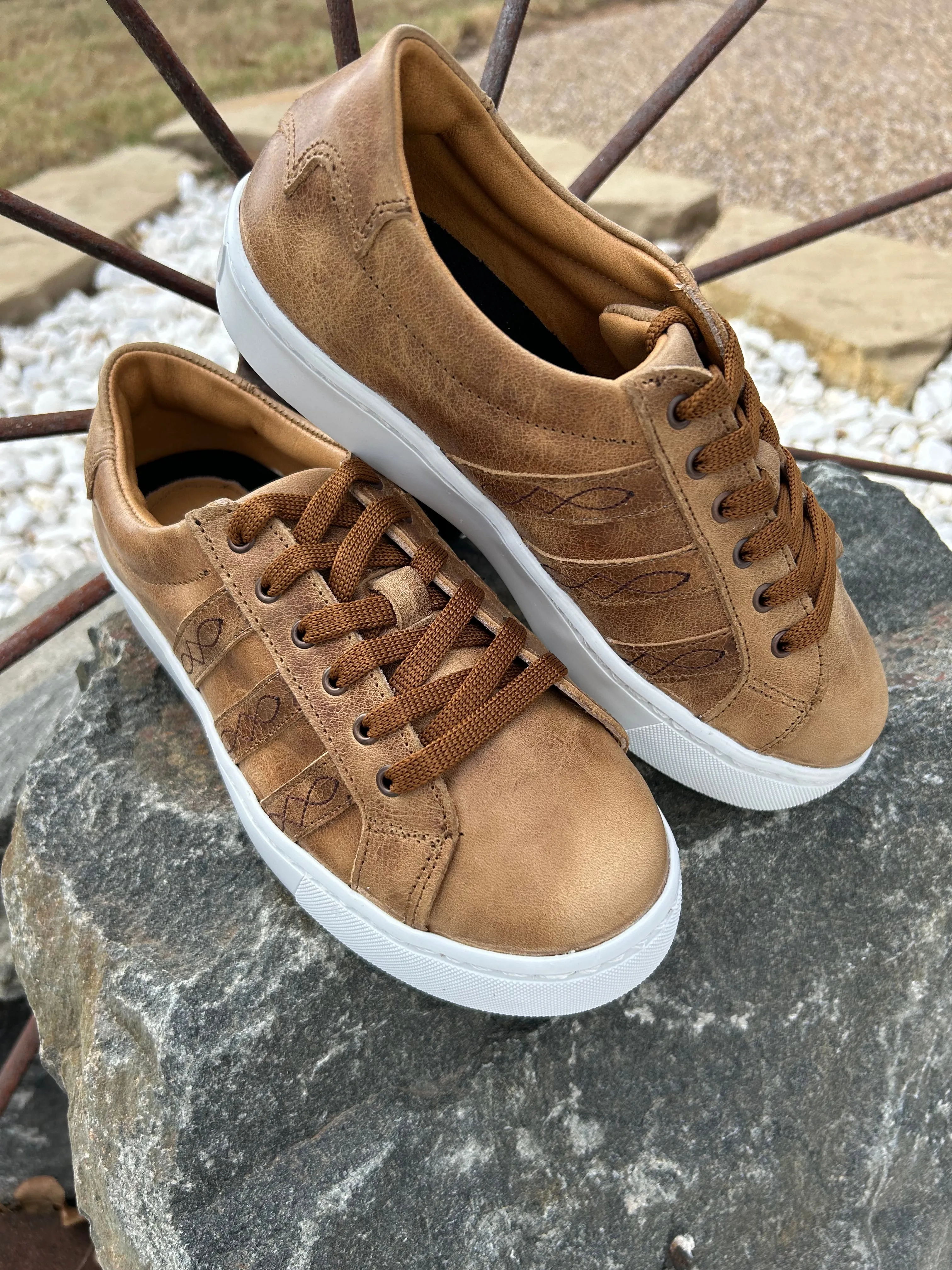 Agave Sky Saddle Tan Leather Sneaker