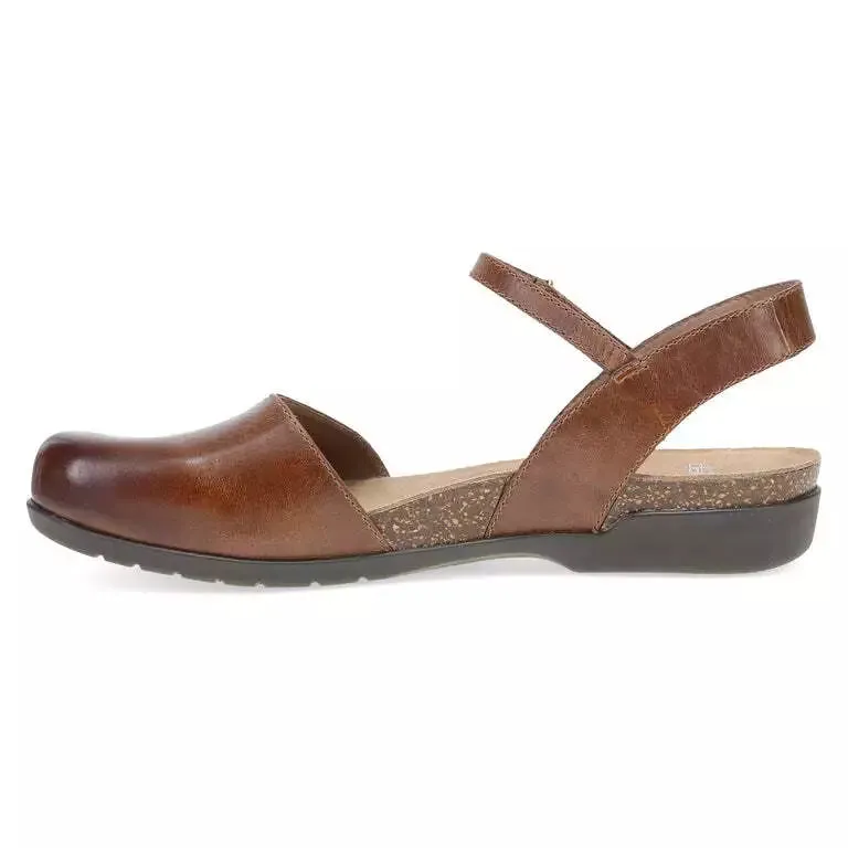 Dansko Women's Rowan Tan Waxy Burnished 6025155300
