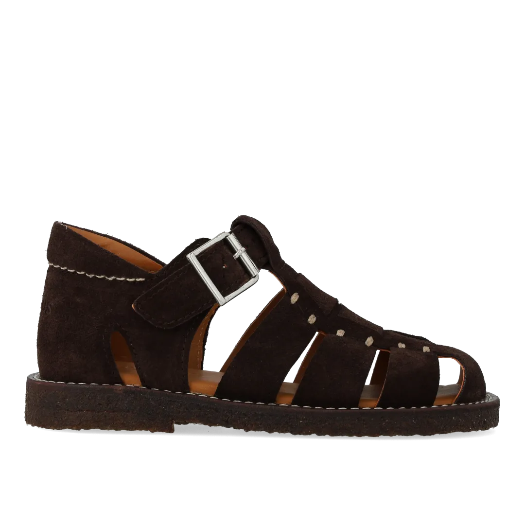 Fisherman’ leather sandal with stitching details