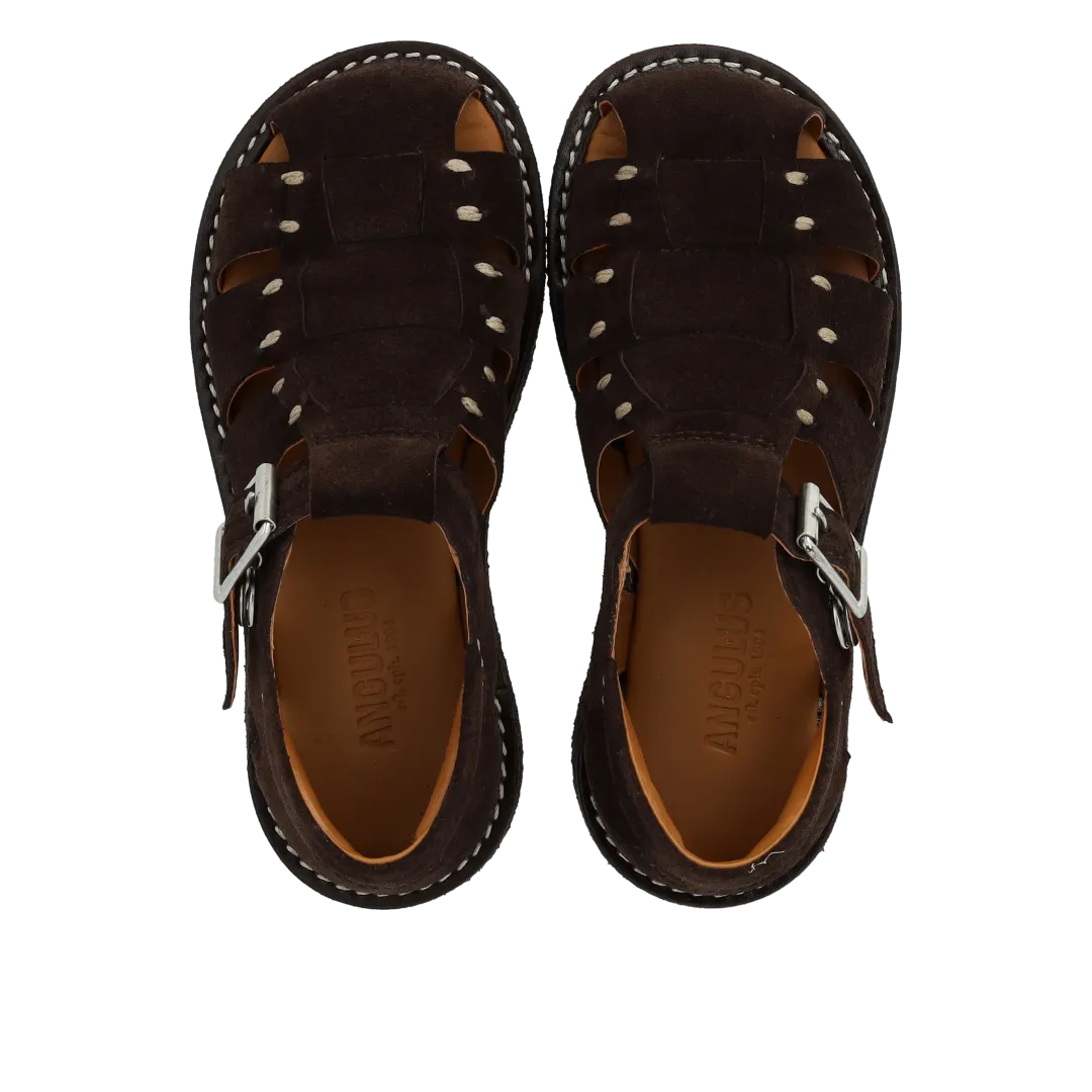 Fisherman’ leather sandal with stitching details