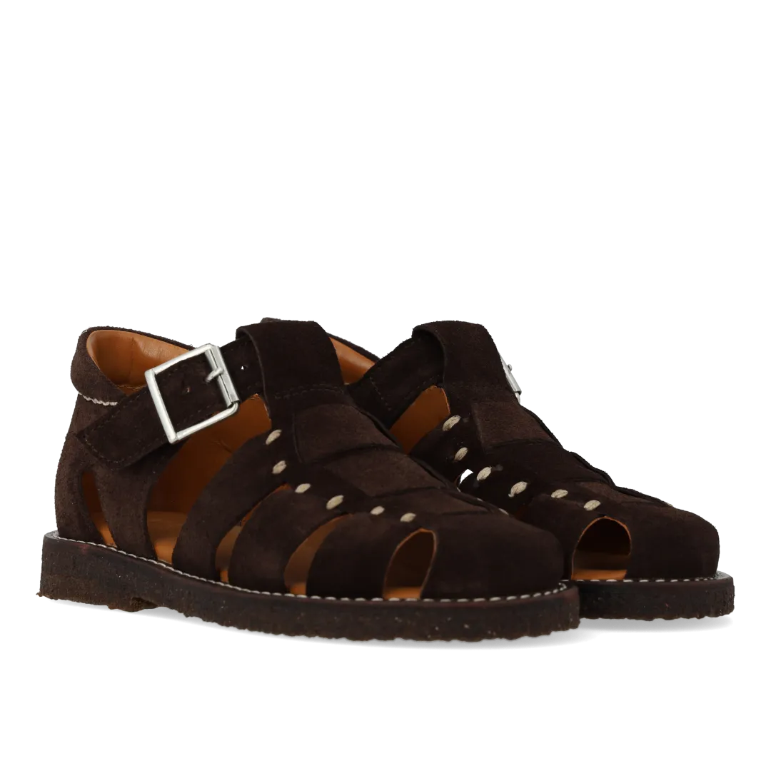 Fisherman’ leather sandal with stitching details