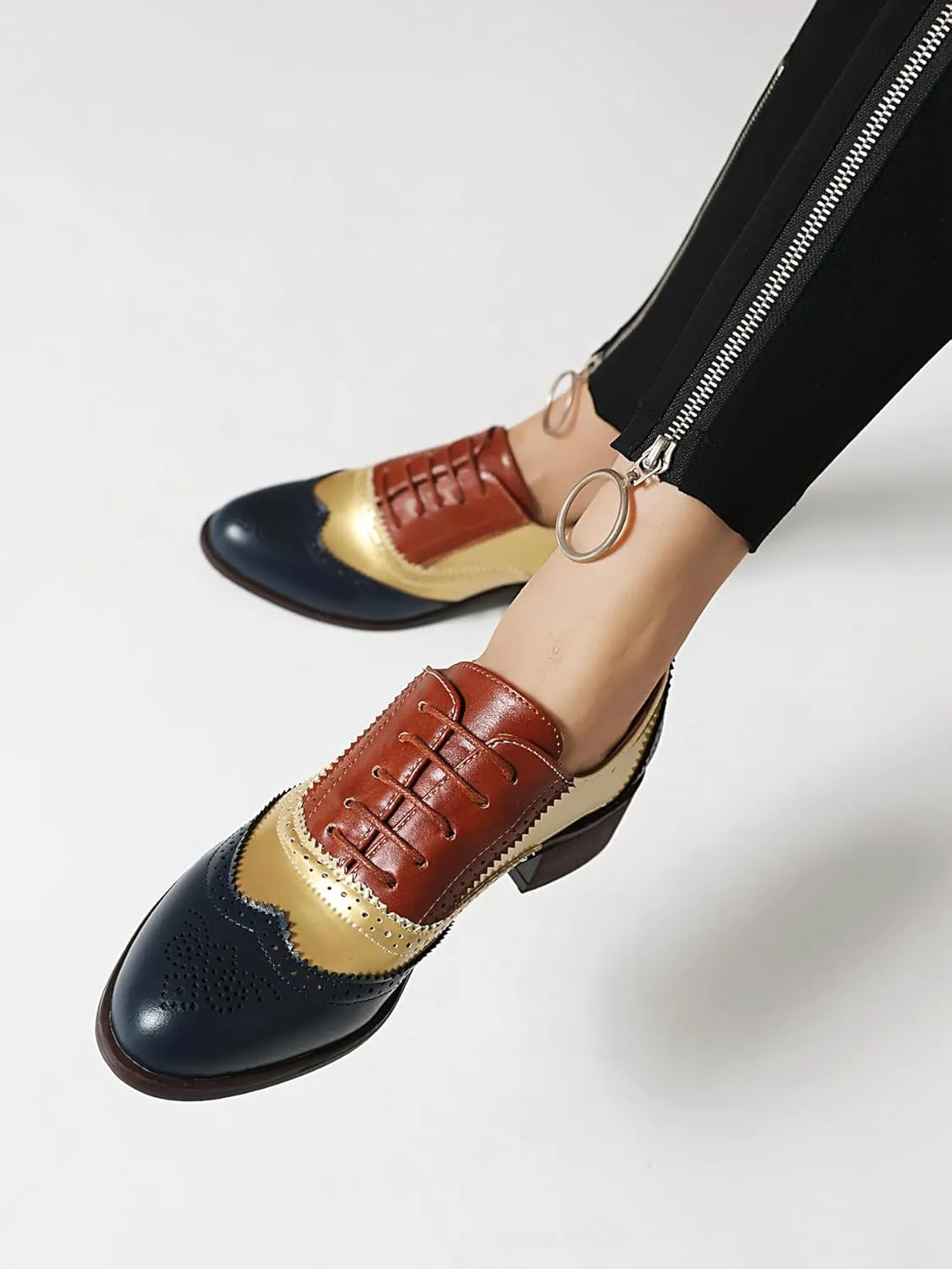 Lace-up Wingtips Oxford Shoes for Women Cutout Brogues Saddle Shoes