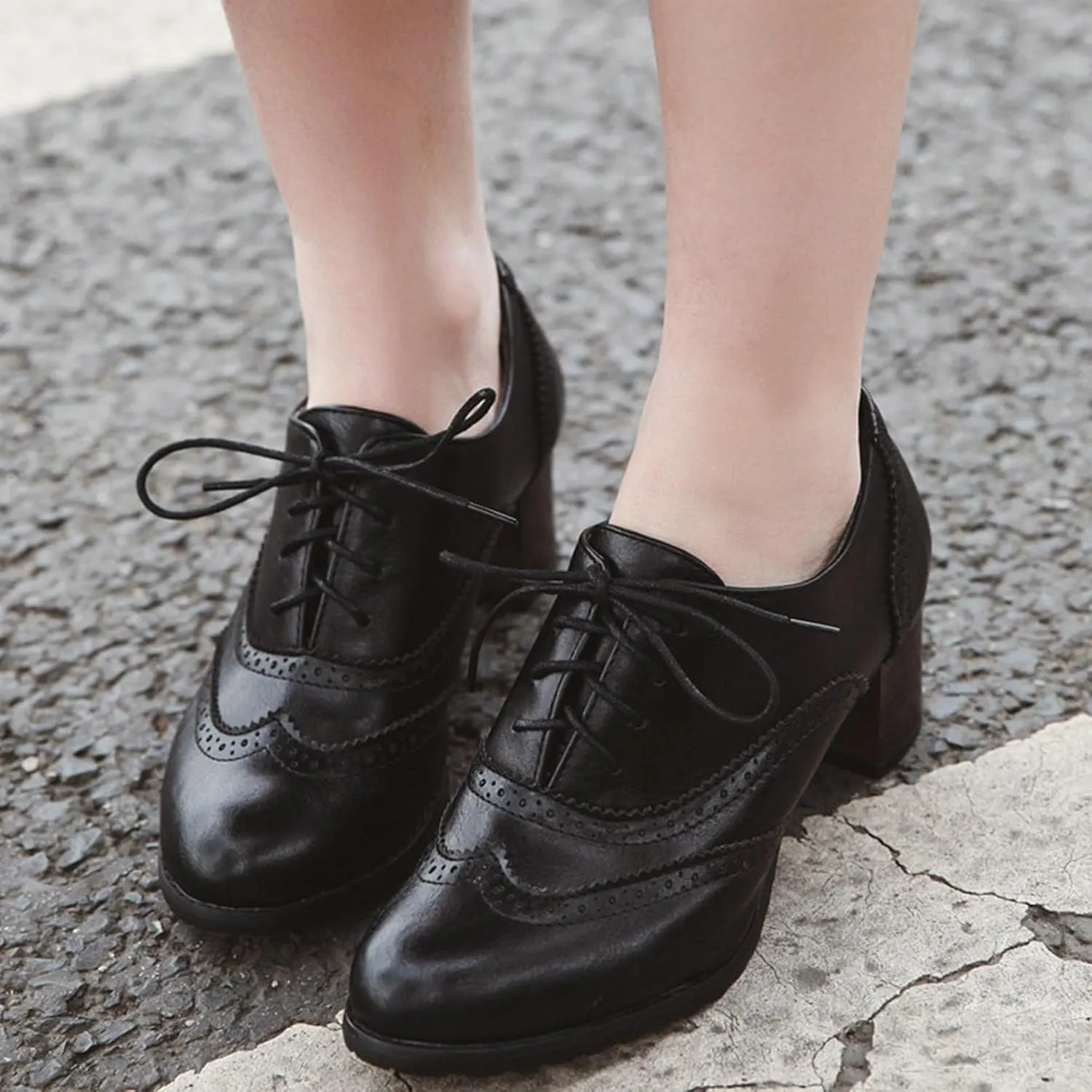 LUXMAX Womens Plaid Lace Up Wingtip Oxfords Brogues Shoes Stacked Block Heel Pumps