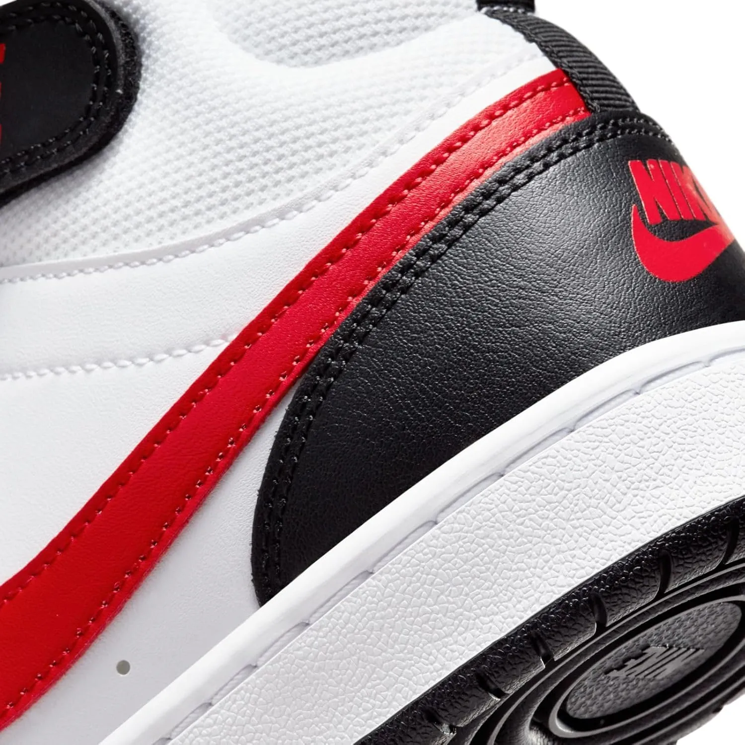 NIKE Boy's Sneaker