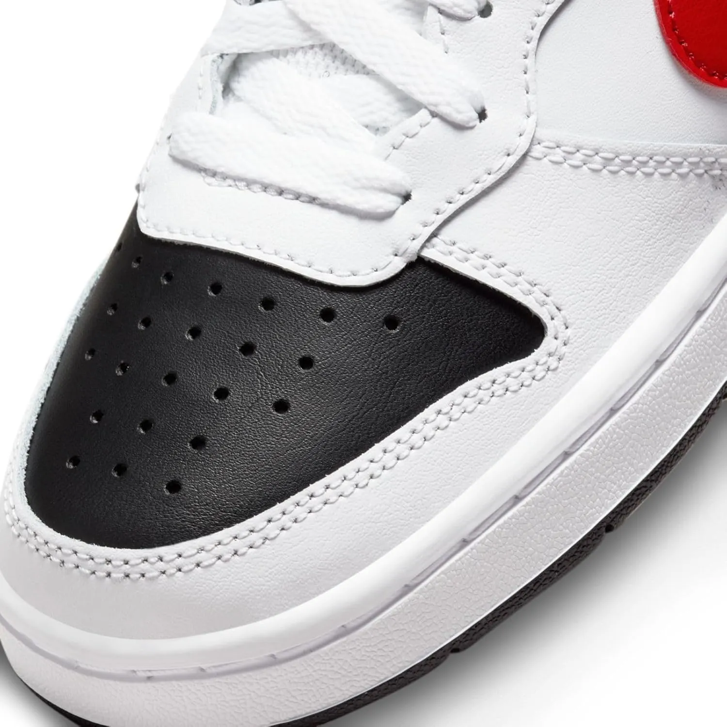 NIKE Boy's Sneaker