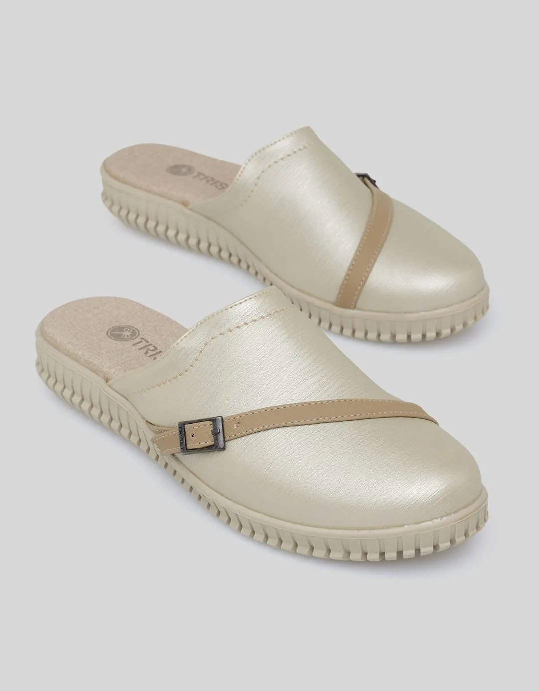 Triset Sepatu Bustong Slip On