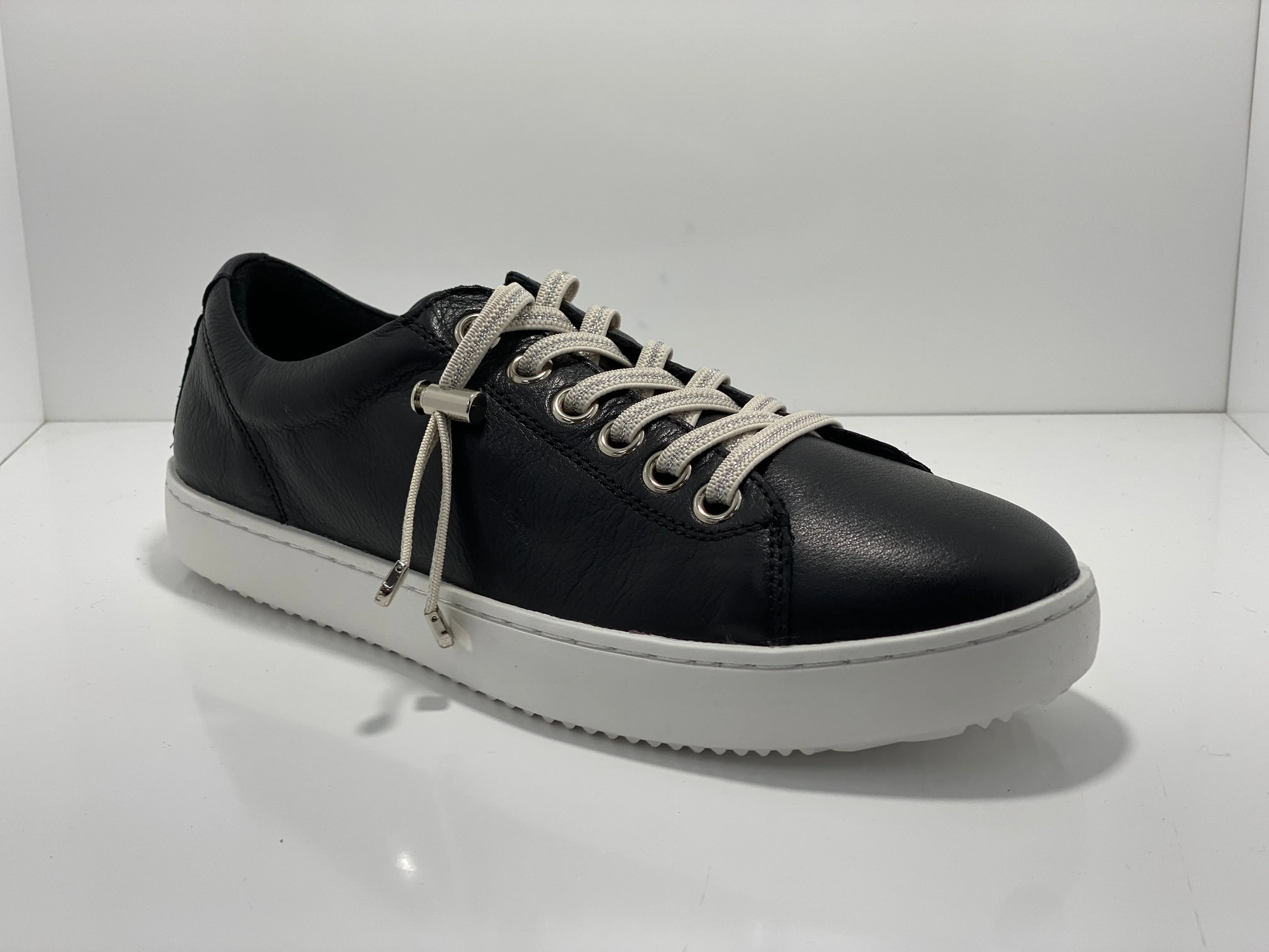 Voss Leather Sneaker